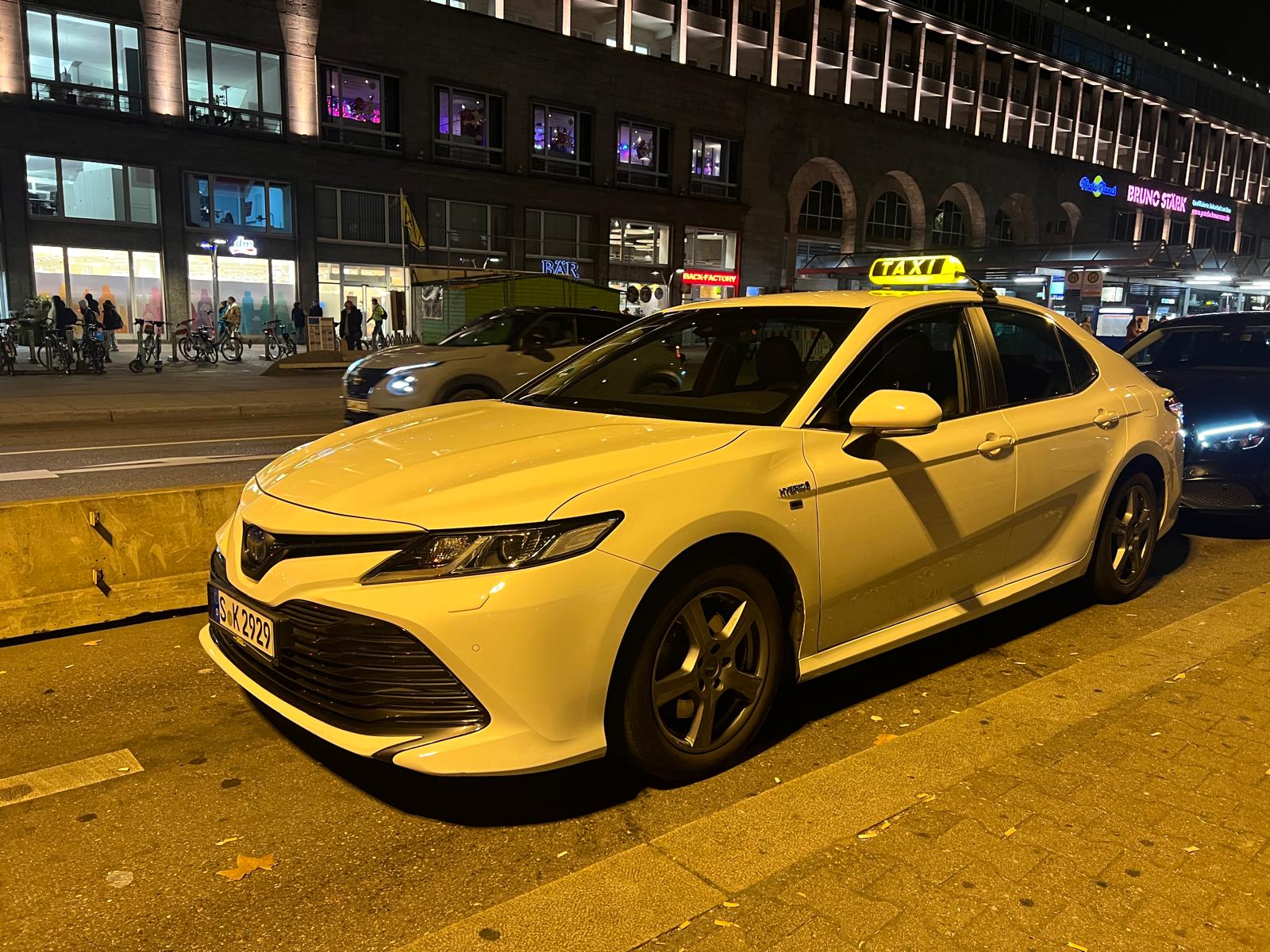 Stuttgart Hauptbahnhof Taxi